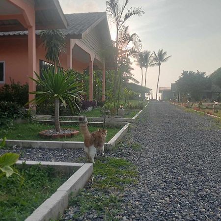 Scandinavian Beach Resort Ko Lanta Dış mekan fotoğraf