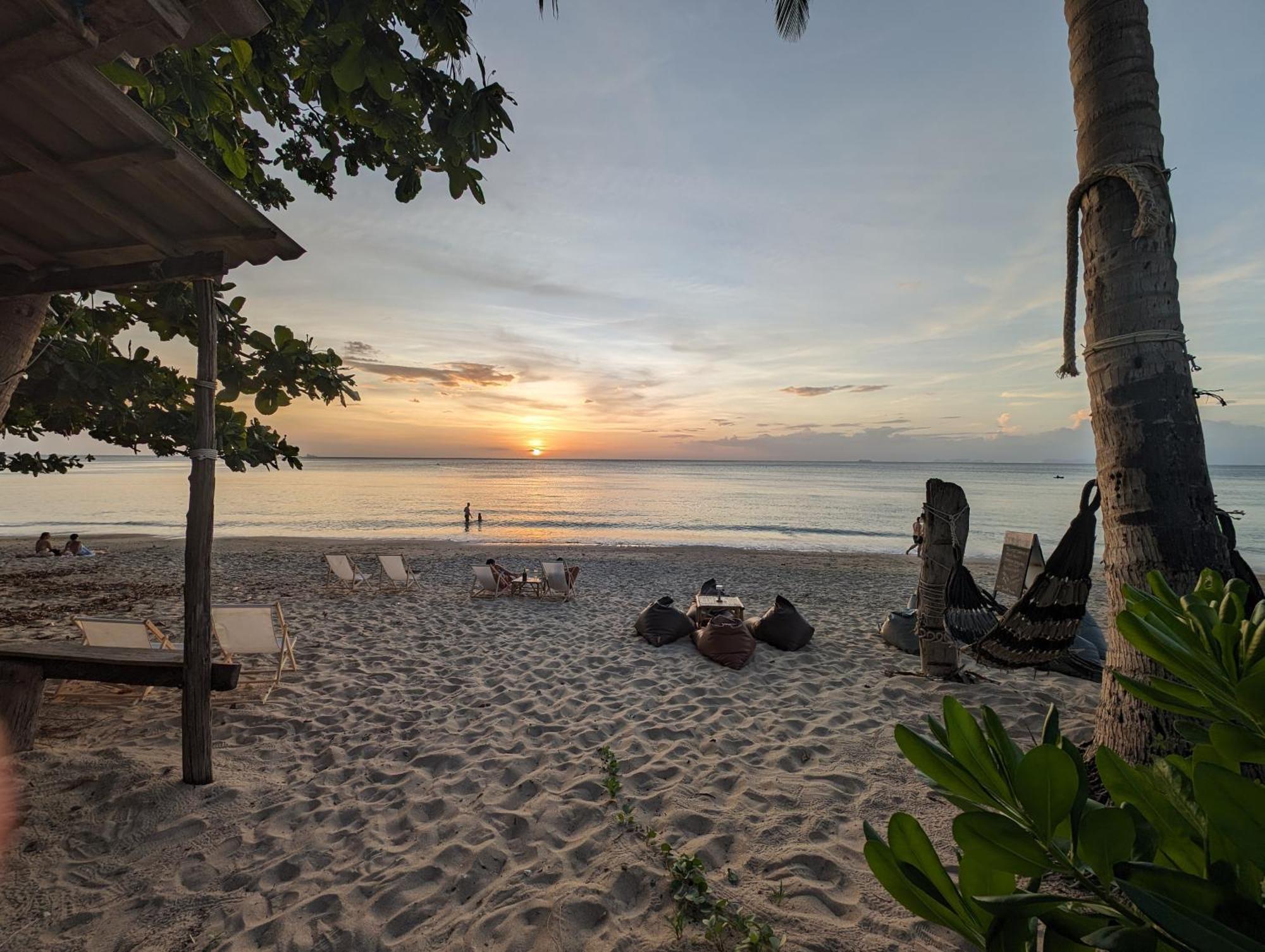 Scandinavian Beach Resort Ko Lanta Dış mekan fotoğraf